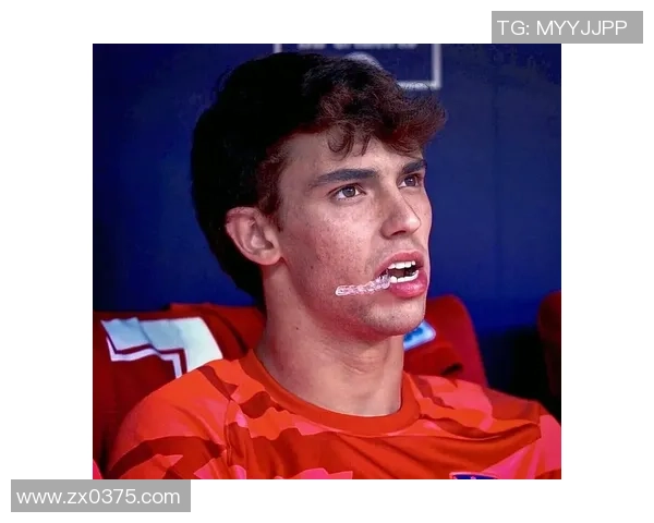 足球明星卡通素描头像男孩的创意设计与艺术表现探索 足球明星卡通素描头像男孩的创意设计与艺术表现探索